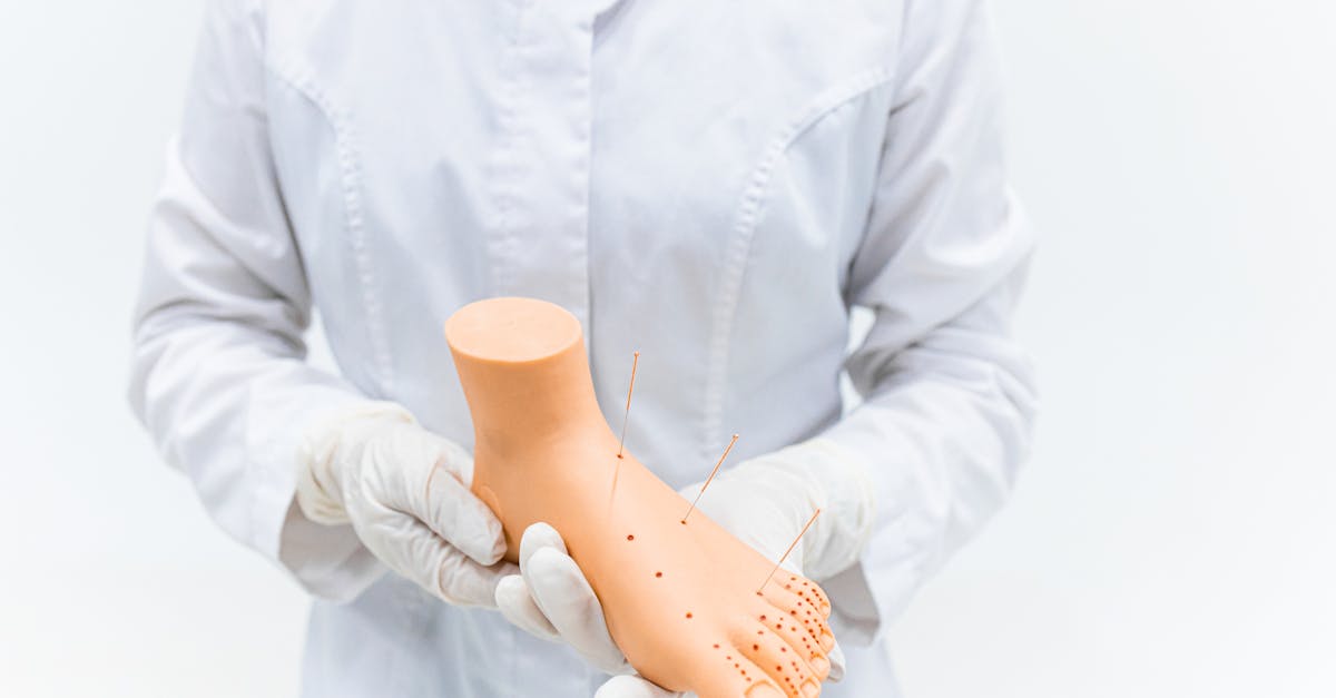 découvrez l'acupression, une technique ancestrale utilisée pour soulager le stress, réduire la douleur et favoriser le bien-être. apprenez comment cette méthode naturelle peut transformer votre santé en équilibrant votre énergie vitale.