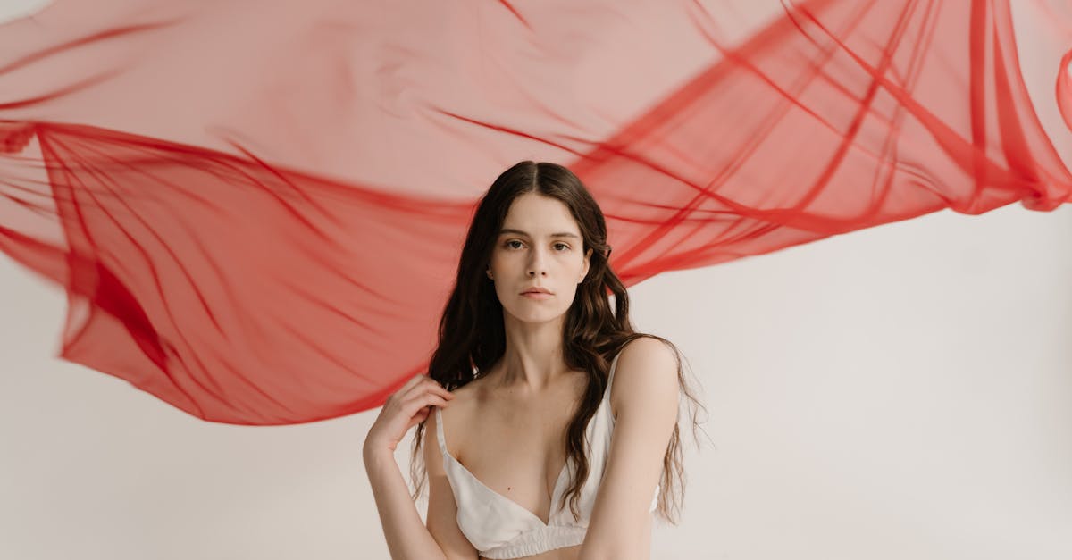 découvrez notre collection de lingerie élégante, alliant sophistication et confort. chaque pièce est conçue pour sublimer votre silhouette tout en vous offrant un bien-être inégalé. laissez-vous séduire par des designs raffinés et des matériaux haut de gamme.