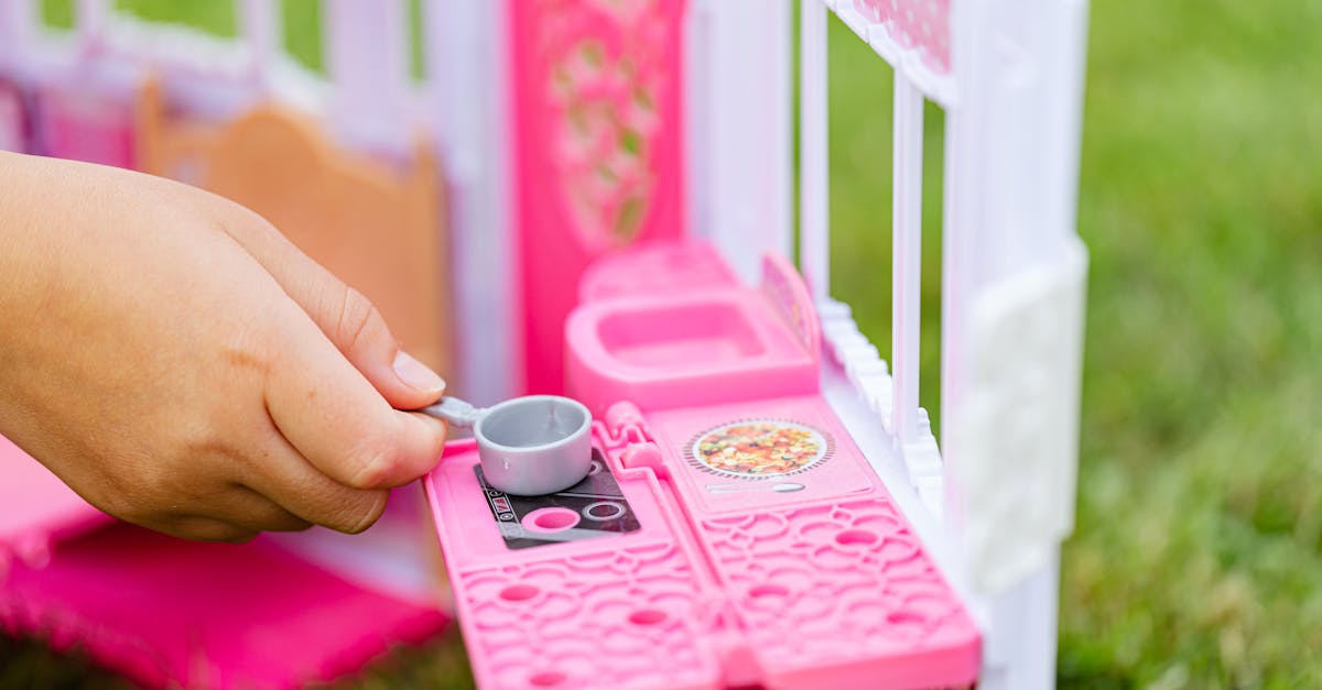 découvrez notre sélection de mini vibromasseurs, parfaits pour un plaisir discret où que vous soyez. ces jouets intimes compacts allient performance et transportabilité, offrant une expérience intime unique et satisfaisante. explorez le monde du plaisir avec style et discrétion.