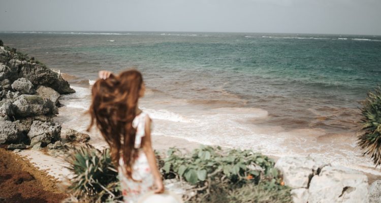 découvrez notre collection de robes aqua, alliant élégance et légèreté. parfaites pour vos soirées d'été, nos robes vous offriront un look frais et tendance. trouvez la robe idéale qui illuminera votre garde-robe!