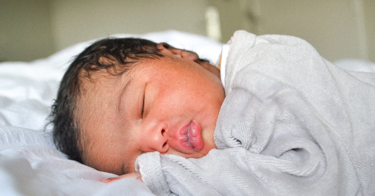 découvrez des conseils et astuces pour le bien-être de votre bébé, y compris des informations sur l'alimentation, le sommeil, le développement émotionnel et les soins nécessaires pour favoriser une croissance saine et heureuse.