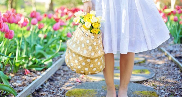 découvrez notre collection de robes élégantes, parfaites pour toutes les occasions. styles variés, tissus de qualité et coupes flatteuses pour sublimer votre silhouette. trouvez la robe idéale qui vous fera briller.