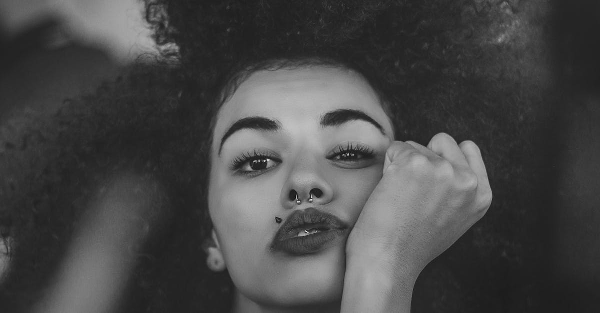 découvrez notre sélection tendance de faux piercings qui vous permettent d'ajouter une touche d'originalité à votre style sans engagement. parfaits pour expérimenter sans douleur, nos faux piercings sont disponibles en plusieurs designs et matériaux. transformez votre look en toute simplicité !