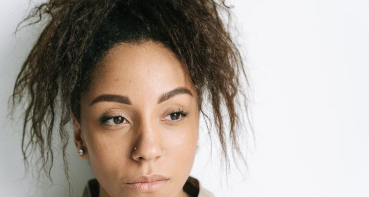 découvrez la tendance des faux piercings : une alternative sans douleur pour un look audacieux et stylé. explorez notre collection variée de bijoux élégants et réversibles qui s'adaptent à tous les styles !