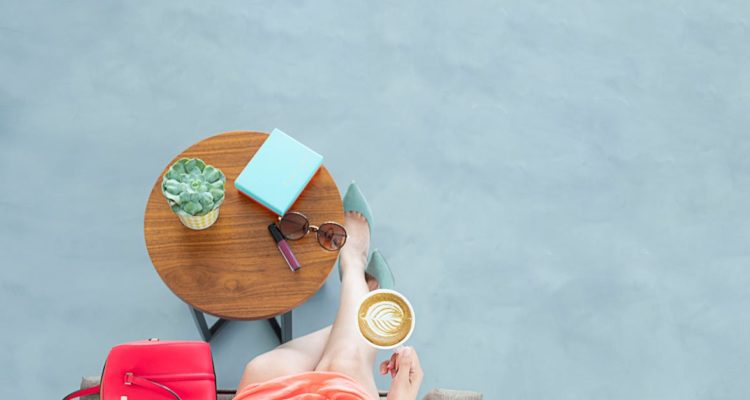 découvrez notre sélection d'accessoires de lecture qui amélioreront votre expérience de lecture. des marque-pages élégants aux lampes de lecture pratiques, trouvez tout ce qu'il vous faut pour plonger dans vos livres préférés avec confort et style.