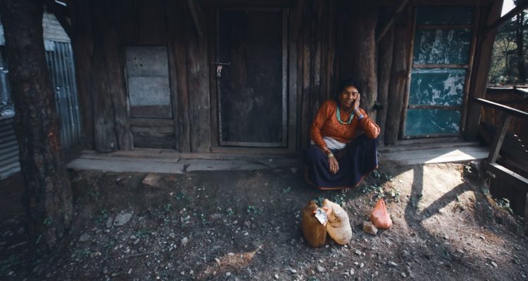 découvrez notre collection unique de bijoux en bois, alliant artisanat traditionnel et designs modernes. chaque pièce est soigneusement fabriquée à la main, mettant en valeur la beauté naturelle du bois et apportant une touche d'élégance à votre style. idéal pour ceux qui cherchent à allier mode et durabilité.