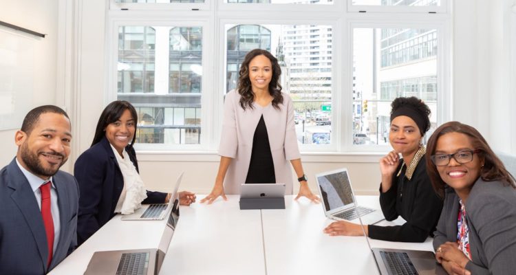 découvrez les clés du leadership : développez vos compétences, inspirez votre équipe et devenez un leader influent grâce à des conseils pratiques et des stratégies éprouvées.